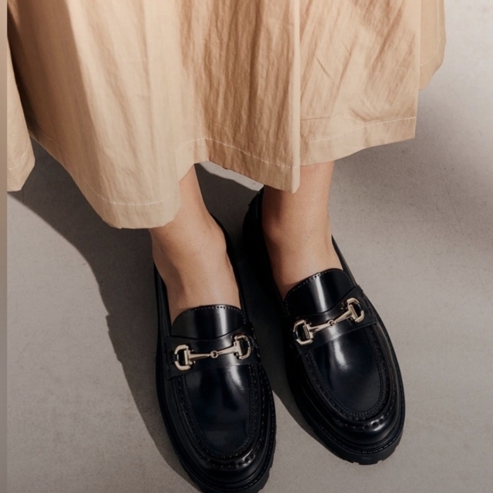 H&M Shiny Black Loafers with Gold Accent, Size 7